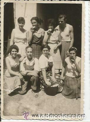 Alte Fotografie: == B425 - FOTOGRAFIA - GRUPO DE AMIGOS