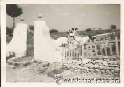 Antique Photography: == B266 - FOTOGRAFIA - DOS CHICAS EN BONITO PAISAJE