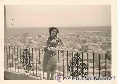 Antique Photography: == B269 - FOTOGRAFIA - SE&Ntilde;ORA EN BONITO PAISAJE