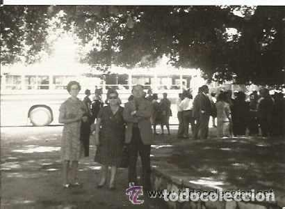 Antique Photography: == B285 - FOTOGRAFIA - GRUPO DE AMIGOS EN UN PARQUE
