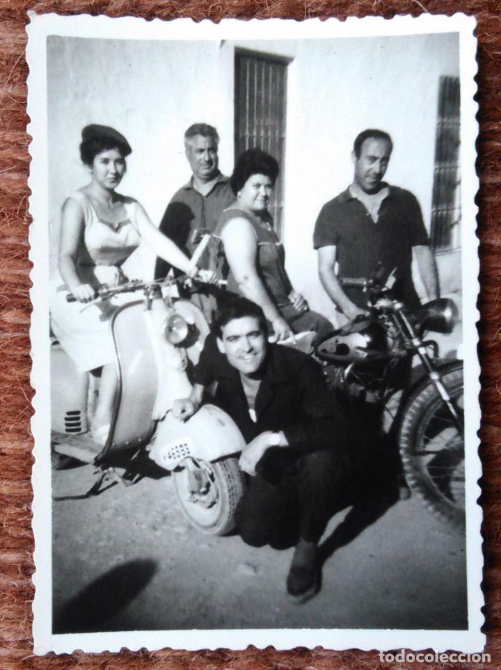 Fotograf&iacute;a antigua: LAMBRETTA - SCOOTER - Foto 1