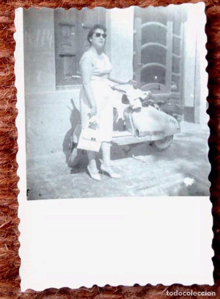 Fotograf&iacute;a antigua: LAMBRETTA - SCOOTER - Foto 1