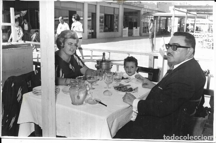Alte Fotografie: :::: AA166 - FOTO - FAMILIA EN UNA COMIDA