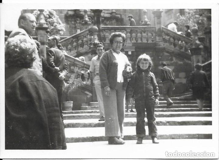 Antique Photography: == NA285 - FOTOGRAFIA - SE&Ntilde;ORA CON UNA JOVENCITA