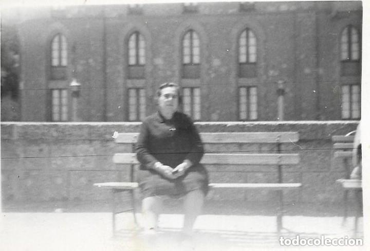 Antique Photography: == NA288 - FOTOGRAFIA - SE&Ntilde;ORA SENTADA EN UN BANCO