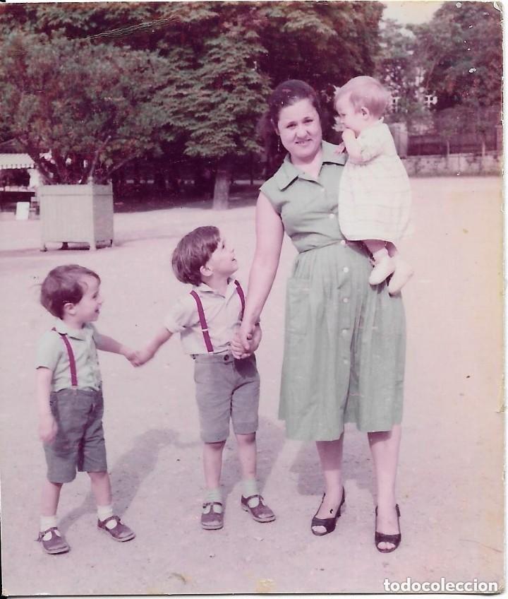 Fotografia antiga: :::: NA331 - FOTOGRAFIA - SE&Ntilde;ORA CON SUS TRES NI&Ntilde;OS