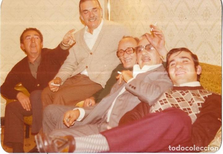 Fotografia antiga: == NA42 - FOTOGRAFIA - GRUPO DE AMIGOS