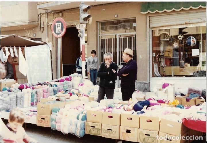 Fotografia antiga: == B738 - FOTOGRAFIA - PUESTO DE UN MERCADILLO