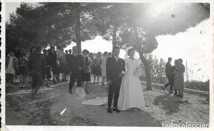 Fotografia antiga: == NA54 - FOTOGRAFIA - PAREJA DE NOVIOS CON SUS INVITADOS