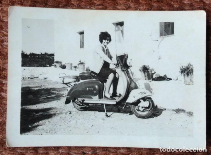 Fotograf&iacute;a antigua: LAMBRETTA - SCOOTER - Foto 1
