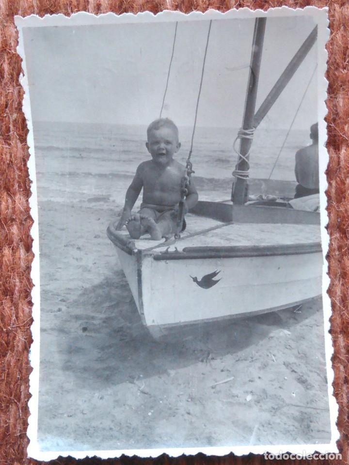 Fotografia antiga: NI&Ntilde;O EN LA PLAYA