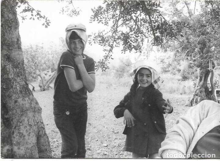 Fotograf&iacute;a antigua: == NA517 - FOTOGRAF&Iacute;A - PAREJA DE NI&Ntilde;OS JUGANDO