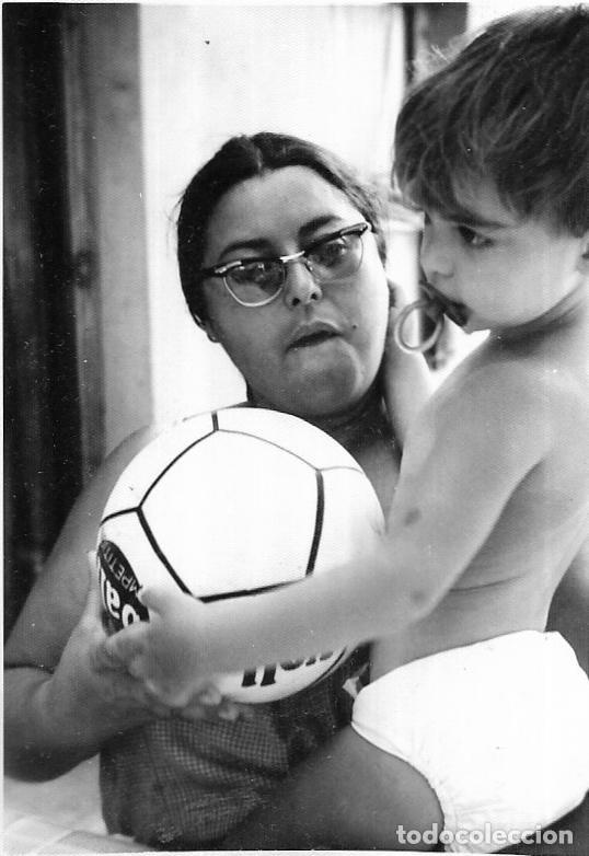 Fotograf&iacute;a antigua: == NA552 - FOTOGRAF&Iacute;A - MUJER CON BEB&Eacute; EN BRAZOS
