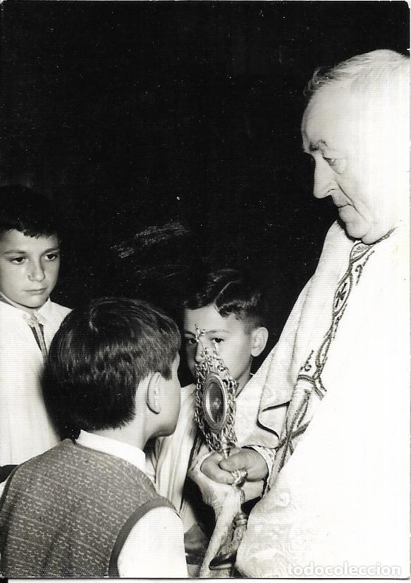 Alte Fotografie: ==NA616 - FOTOGRAF&Iacute;A - NI&Ntilde;O COMULGANDO