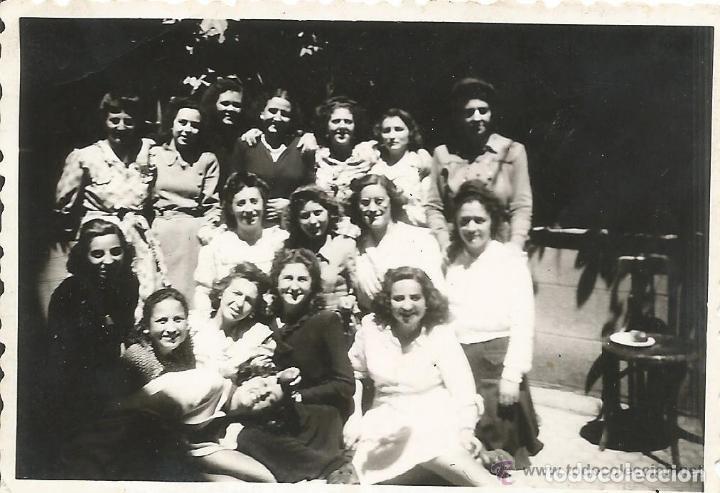Fotograf&iacute;a antigua: :::: C387 - FOTOGRAFIA - GRUPO DE AMIGAS