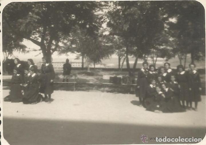 Fotograf&iacute;a antigua: :::: C394 - FOTOGRAFIA - GRUPO DE JOVENES CON UNIFORME