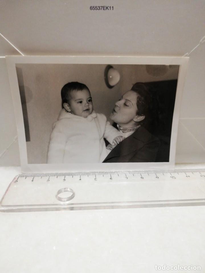 Fotograf&iacute;a antigua: Bebe con su madre. - Foto 1