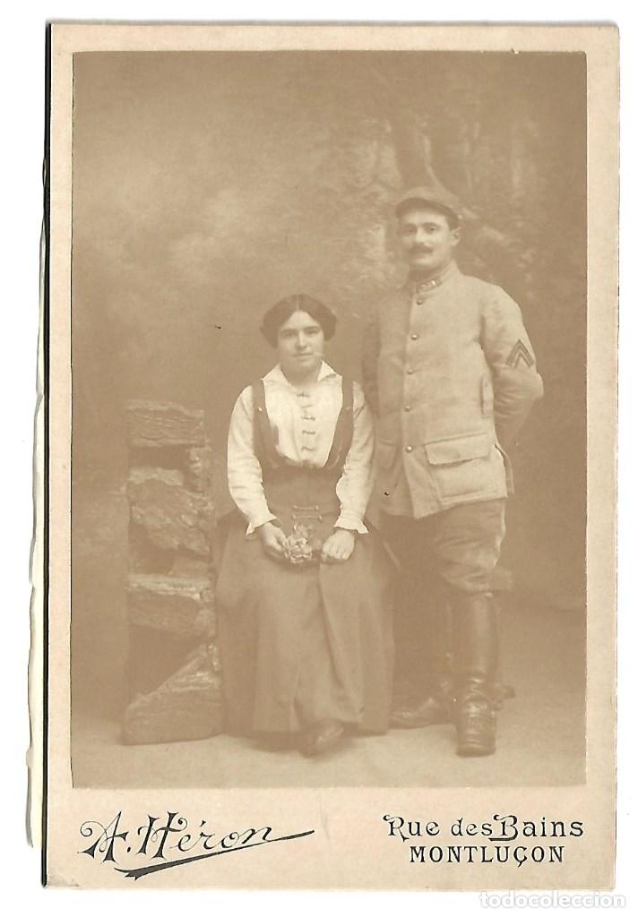 Photographie ancienne: E95- EXTRAORDINARIA FOTOGRAFIA ANTIGUA- DE UN MILITAR CON SU ESPOSA -FOTO- A.HERON-MONTLUCON