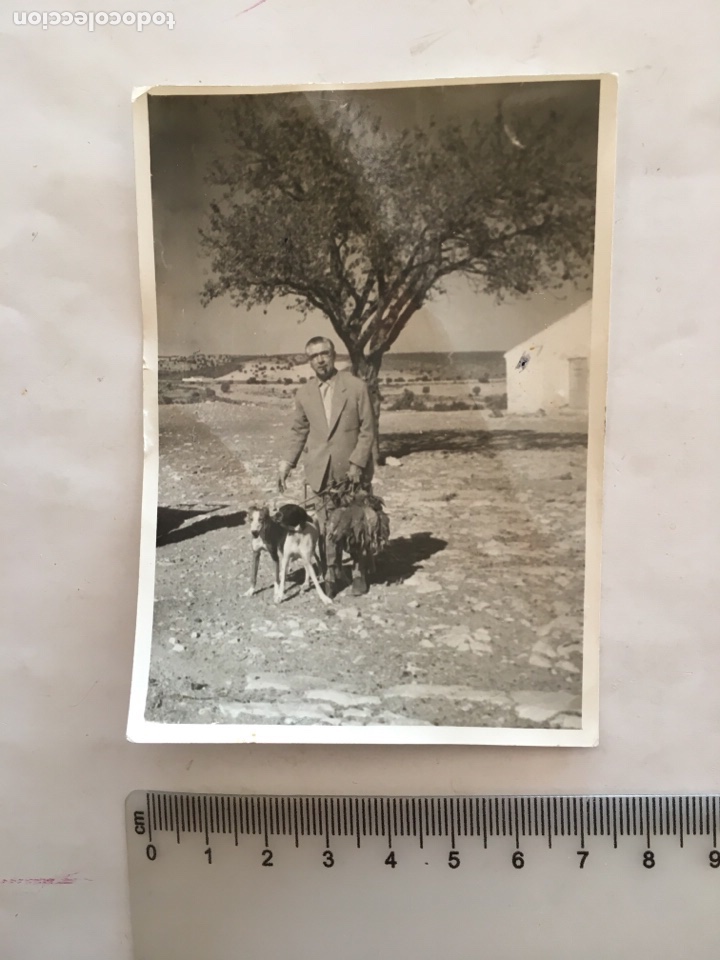Antique Photography: FOTO. CAZADOR. COTO DEL CUARTO, MUNERA(ALBACETE).FOTOGRAFO AN&Oacute;NIMO. FECHA, 20-10-1954.