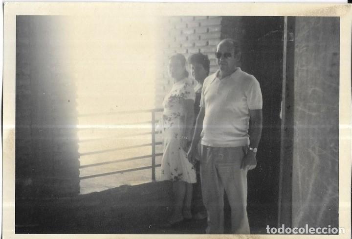 Alte Fotografie: == NA652 - FOTOGRAFIA - UNA FAMILIA EN UN BALCON