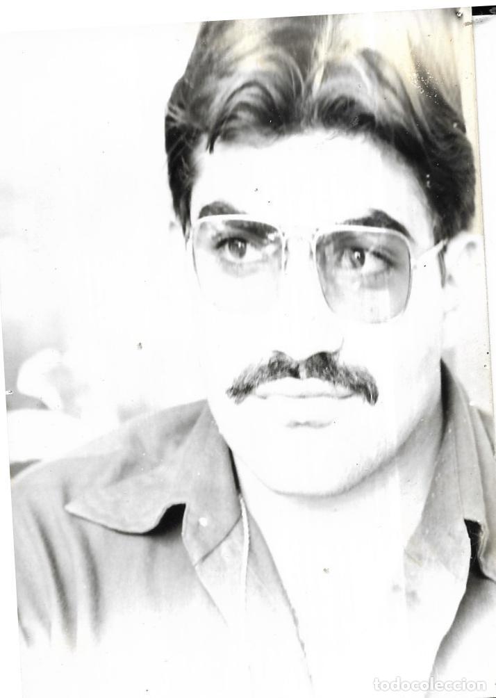 Alte Fotografie: == NA681 - FOTOGRAFIA - JOVEN CON BIGOTE