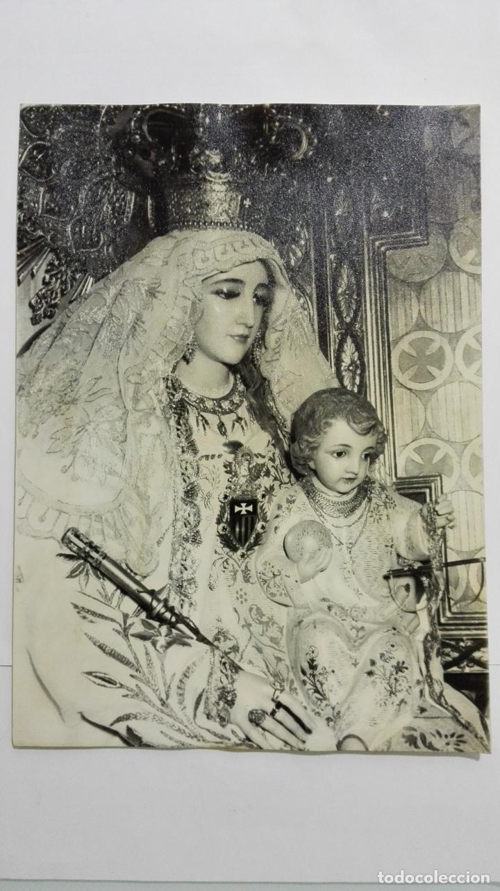 Fotograf&iacute;a antigua: FOTOGRAFIA IMAGEN DE LA VIRGEN CON EL NI&Ntilde;O JESUS , MEDIDAS 24 X 17,5 CM