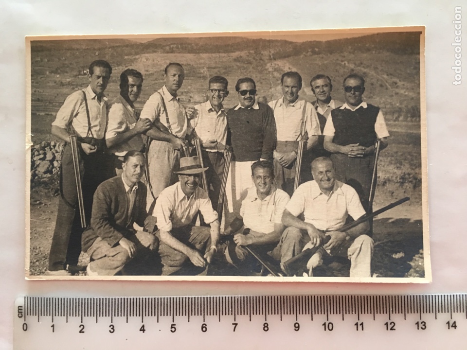 Fotograf&iacute;a antigua: FOTO-POSTAL. GRUPO DE CAZADORES. FOT&Oacute;GRAFO AN&Oacute;NIMO. H. 1955?.