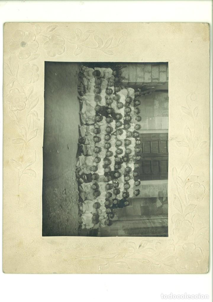 Fotograf&iacute;a antigua: FOTOGRAF&Iacute;A ESCOLAR. POSADO. - Foto 1