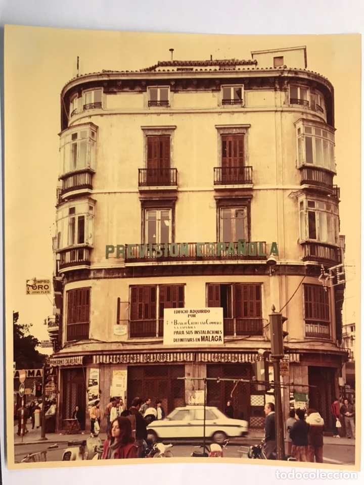 Antique Photography: MALAGA. FOTOGRAF&Iacute;A SOCIAL. Autor: An&oacute;nimo. Edificio PREVISI&Oacute;N ESPA&Ntilde;OLA...(h.1970?)