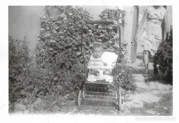 Alte Fotografie: == A513 - FOTOGRAFIA - NI&Ntilde;ITO EN SU SILLITA