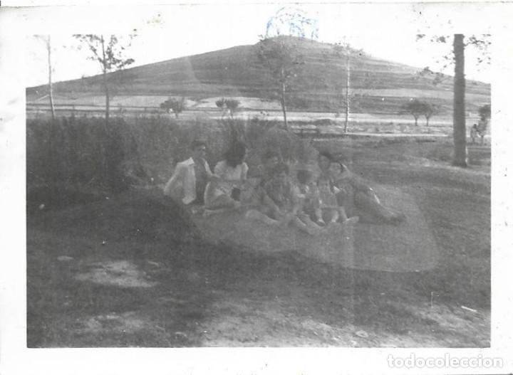 Antique Photography: == A711 - FOTOGRAFIA - GRUPO FAMILIAR EN EL CAMPO