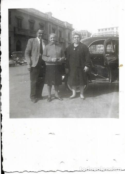 Antique Photography: == A765 - FOTOGRAFIA - AMIGOS JUNTO A UN ANTIGUO COCHE
