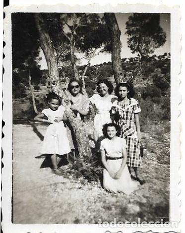 Antique Photography: == C549 - FOTOGRAFIA PEQUE&Ntilde;O FORMATO - GRUPO DE AMIGAS EN EL CAMPO