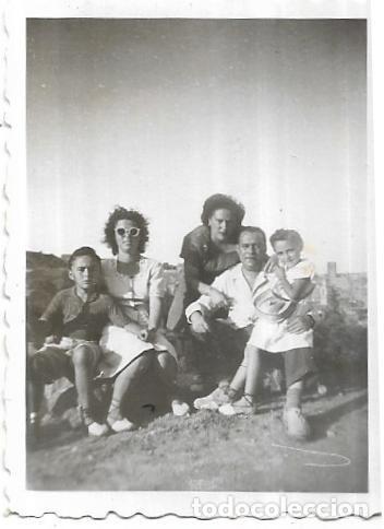 Fotografia antiga: == C550 - FOTOGRAFIA PEQUE&Ntilde;O FORMATO - GRUPO FAMILIAR