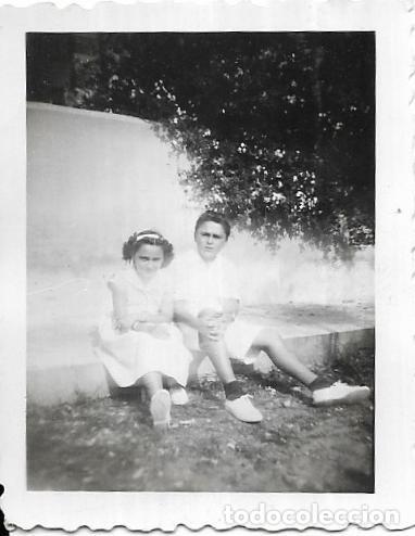Fotografia antiga: == C578 - FOTOGRAFIA PEQUE&Ntilde;O FORMATO - PAREJA DE JOVENCITOS