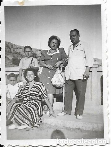 Fotografia antiga: == C581 - FOTOGRAFIA PEQUE&Ntilde;O FORMATO - GRUPO DE AMIGOS