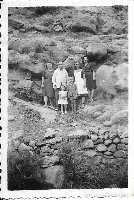 Fotograf&iacute;a antigua: :::: C353 - FOTOGRAFIA - GRUPO DE AMIGOS EN EL MONTE