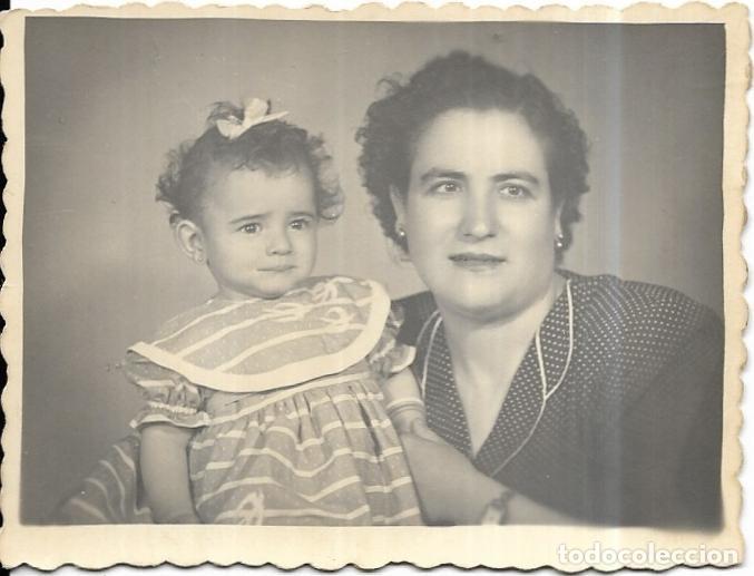 Photographie ancienne: == C617 - FOTOGRAFIA - SE&Ntilde;ORA CON SU NI&Ntilde;ITA