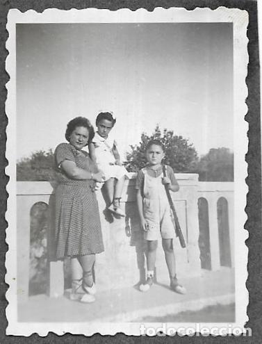Photographie ancienne: == D143 - FOTOGRAFIA PEQUE&Ntilde;O FORMATO - SE&Ntilde;ORA CON SUS NI&Ntilde;OS