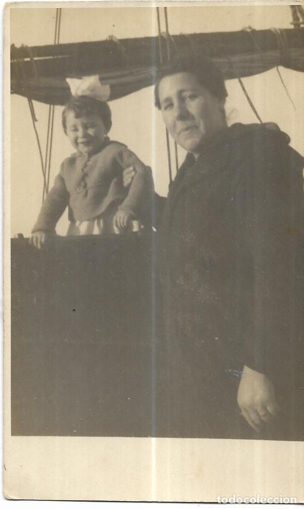 Alte Fotografie: *** D435 - FOTOGRAFIA - SE&Ntilde;ORA CON UNA NI&Ntilde;ITA