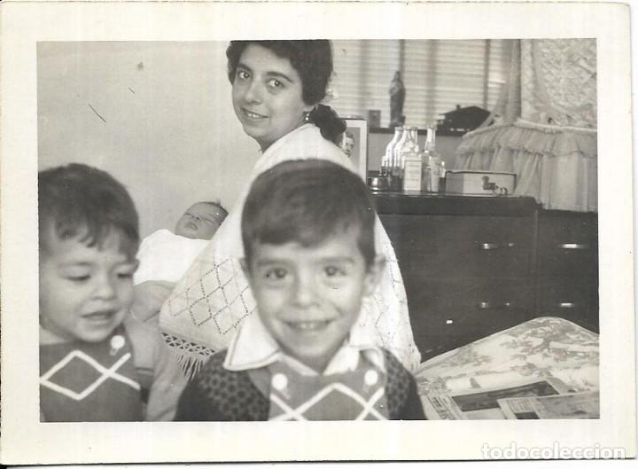 Alte Fotografie: *** D452 - FOTOGRAFIA - SE&Ntilde;ORA CON SUS NI&Ntilde;OS