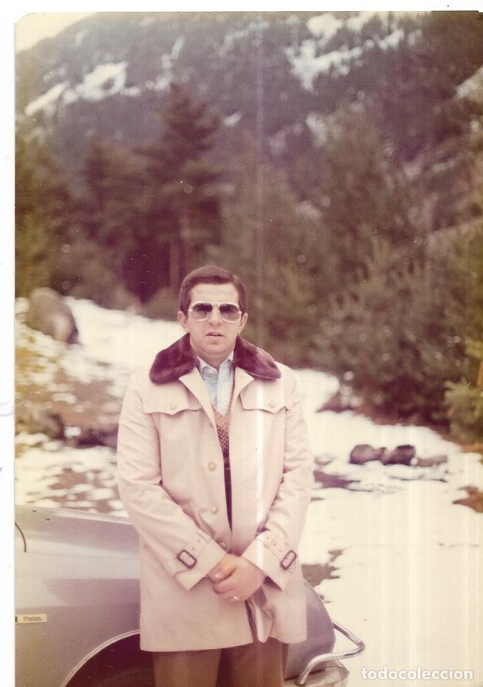 Alte Fotografie: == E406 - FOTOGRAFIA - SE&Ntilde;OR JUNTO A UN COCHE