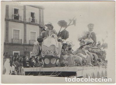Fotograf&iacute;a antigua: FOTO CARNAVAL DE CADIZ. A&Ntilde;O 1975. CARROZA EN LA CABALGATA   FOTCAR-006