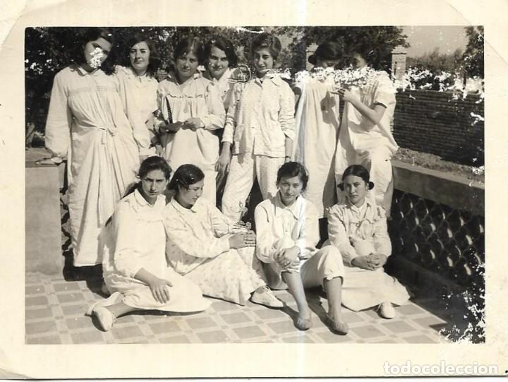 Fotograf&iacute;a antigua: == G658 - FOTOGRAFIA - GRUPO DE JOVENES CON UNIFORME