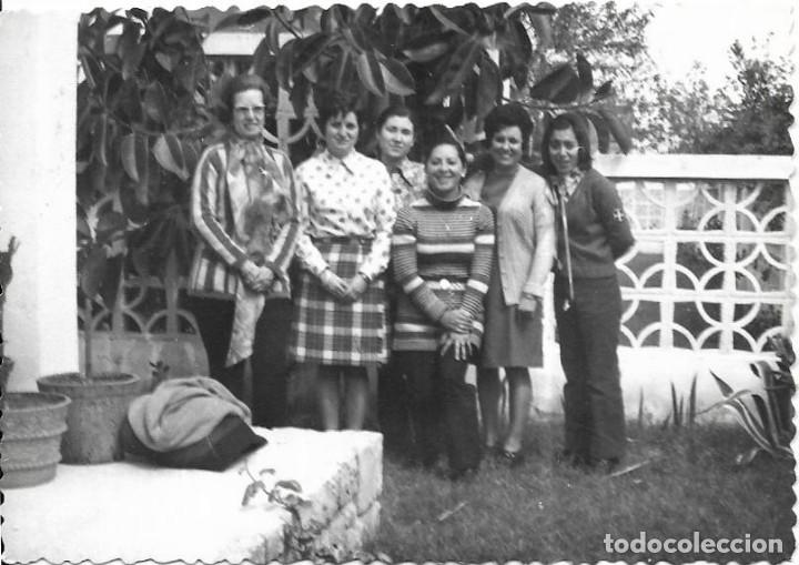 Alte Fotografie: *** H164 - FOTOGRAFIA - GRUPO DE AMIGAS 1972