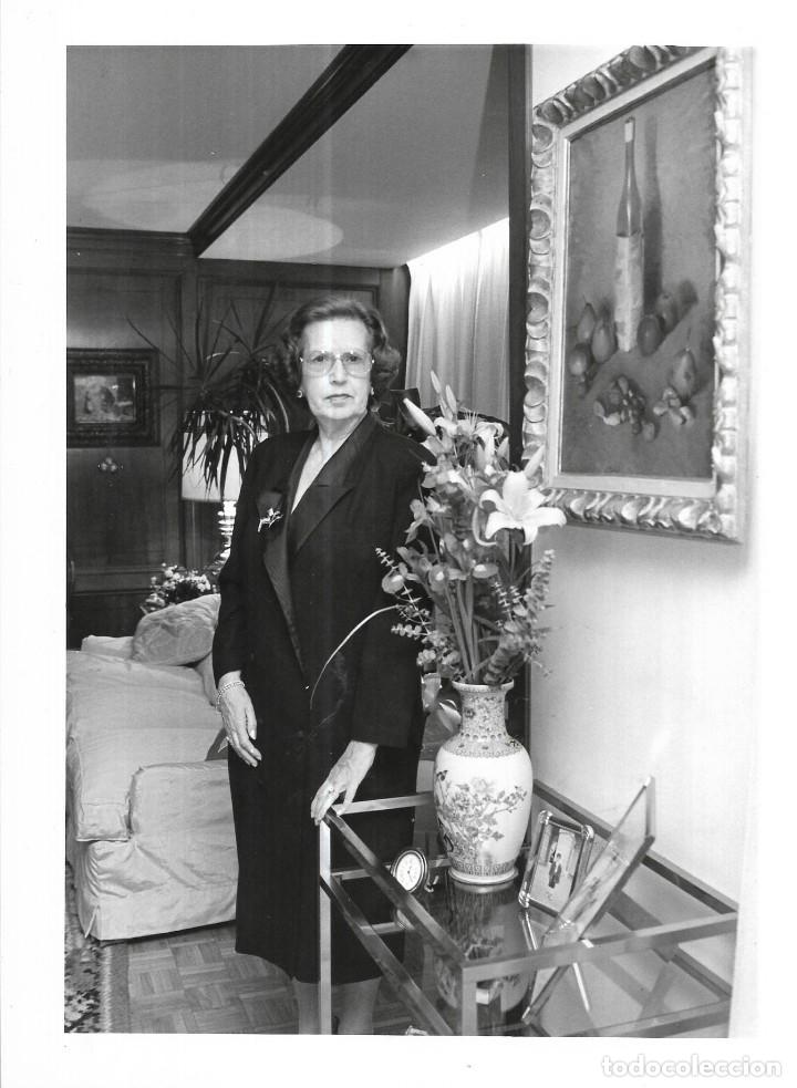 Fotografia antica: :::: AT44 - FOTOGRAFIA - SRA. CARMEN FERR&Eacute;S ( CARMEN INSA ) 24 X 18 CM. - FOTO J. MONZO 1995