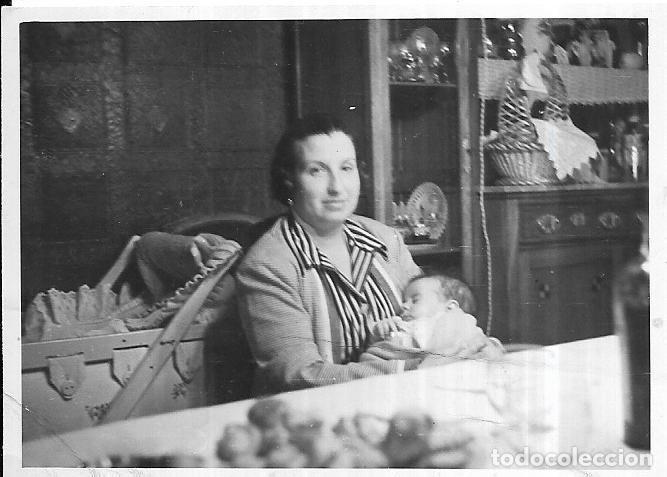 Photographie ancienne: == J301 - FOTOGRAFIA - SE&Ntilde;ORA CON BEB&Eacute; EN BRAZOS