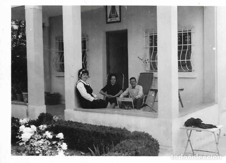 Fotografia antiga: *** CU151 - FOTOGRAFIA - FAMILIA EN UN PORCHE
