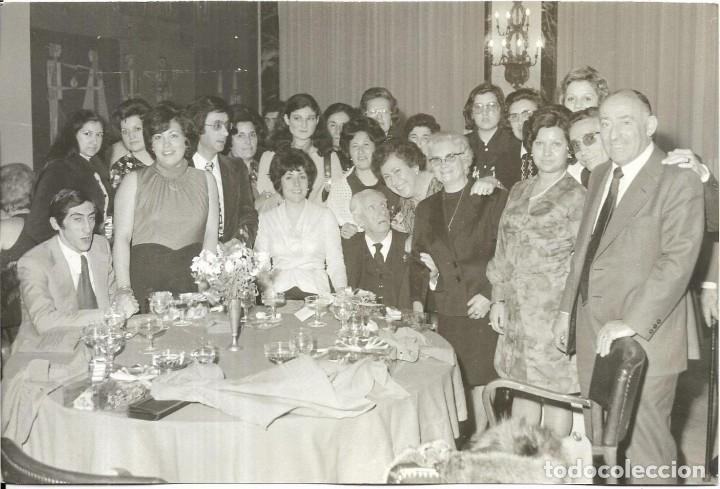 Antique Photography: :::: JN418 - FOTOGRAFIA - AMIGOS EN UNA BODA EN EL HOTEL ASTORIA PALACE 1974 - 18 X 12 CM.