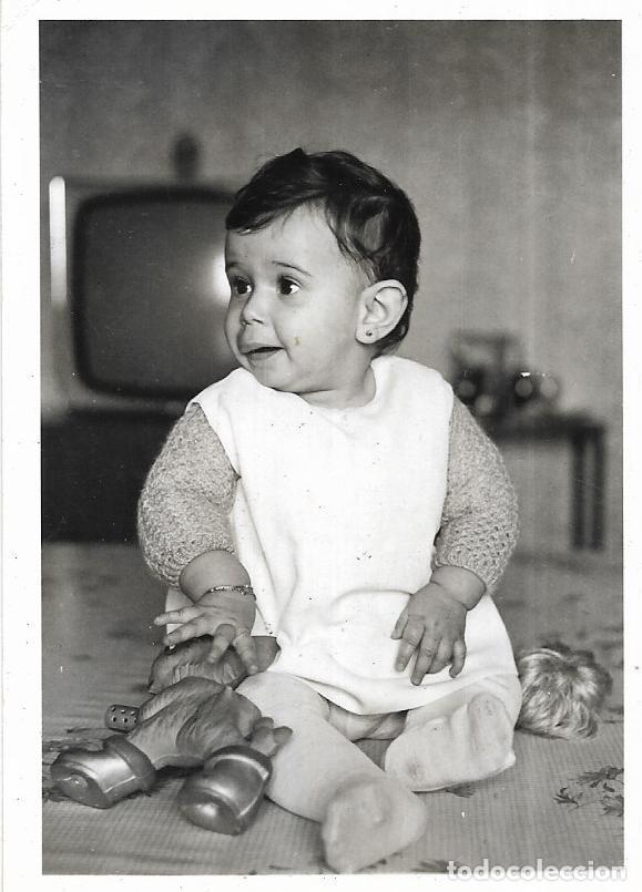 Fotografia antiga: == CU456 - FOTOGRAFIA - NI&Ntilde;ITA CON SUS JUGUETES